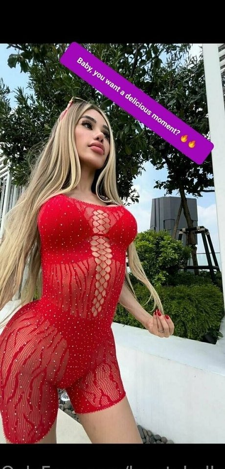 krystalrollss perfect model pic