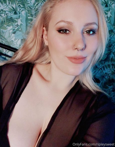 ripleysweet porn model pics