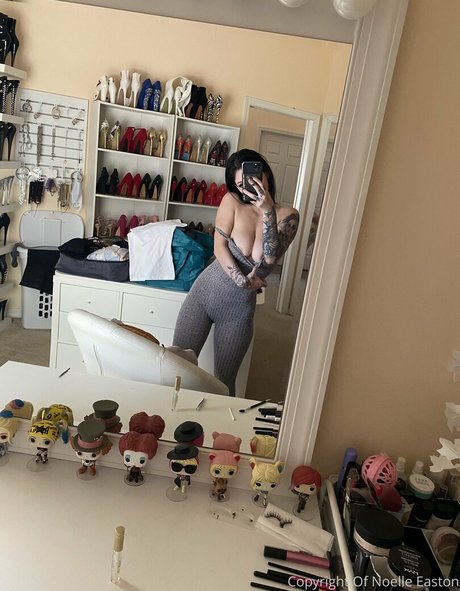 thenoelleeaston star naked pictures