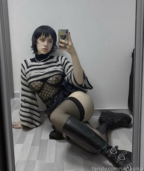SofiaPika model pornographic pic