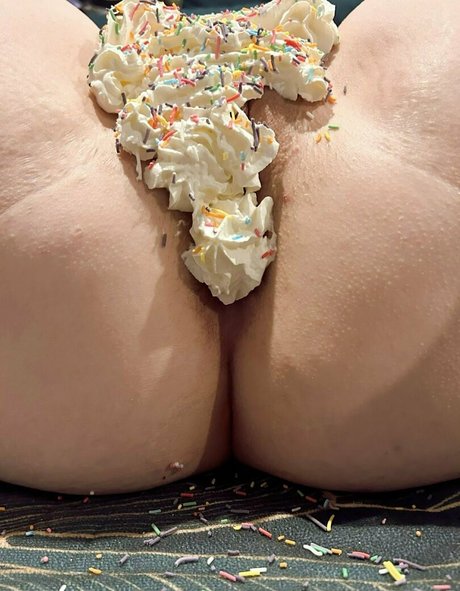 ofbangs free model picture