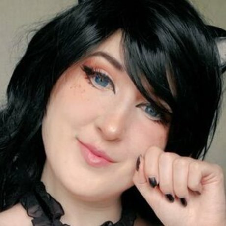 Pocketfullofash star pornographic photos