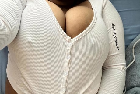 Gloria Gonsalvez star art photos