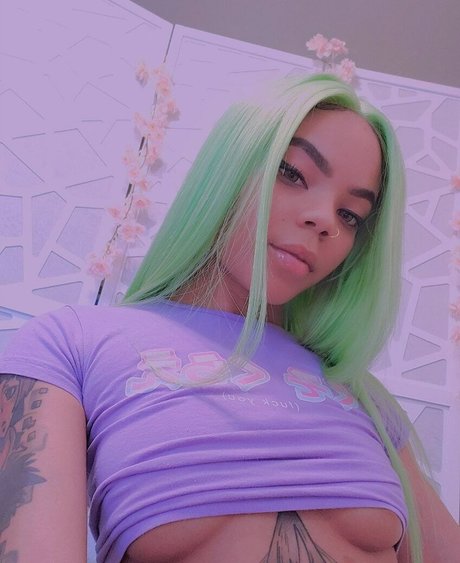 Cateyesenpaii pornstar top photo