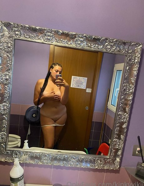 kinkyvikii art star archive