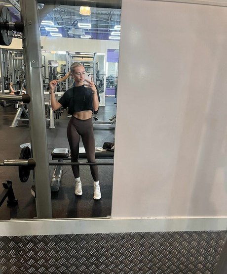 Lisa Price high quality model photos