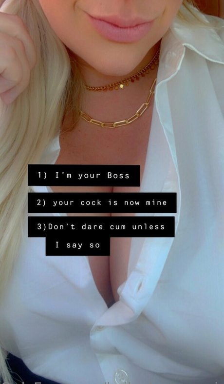 influencer onlyfans pornographic img