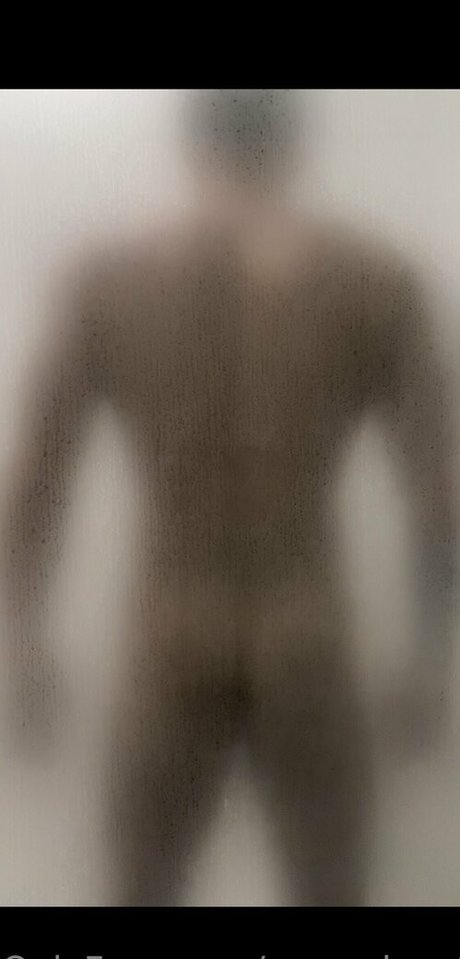 maxpriceofficial model nude photo