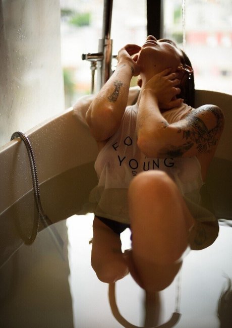 euyaz adult star photo