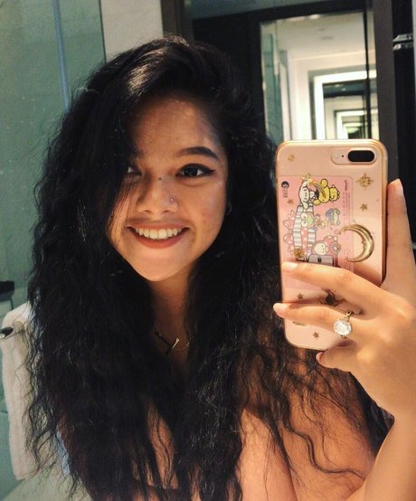 curvymoanaaa free model photos