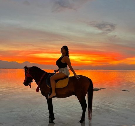 curvymoanaaa sex actress photo