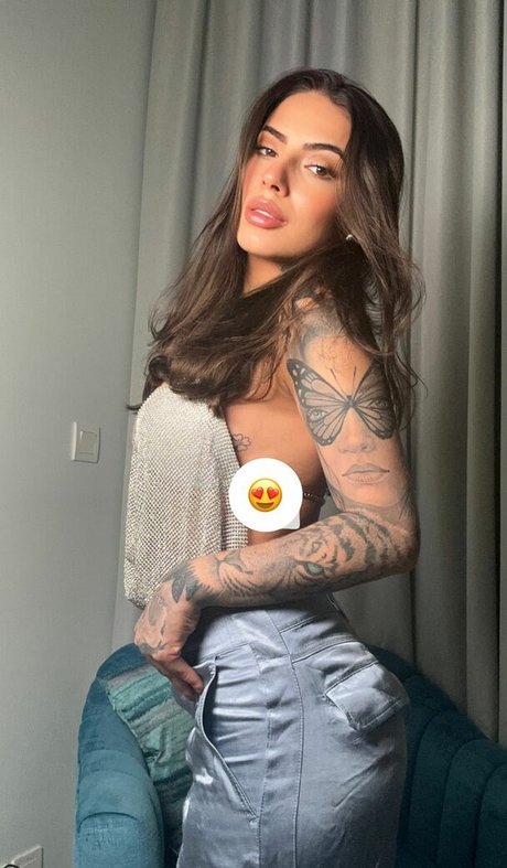 Kauani Siqueira hd actress img