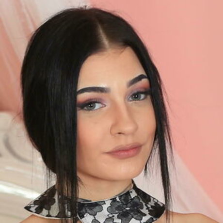 Chloe Heart perfect pornstar img