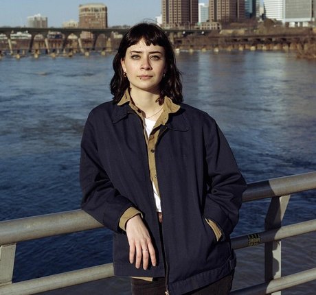 Aynsleigh Escher nude actress img