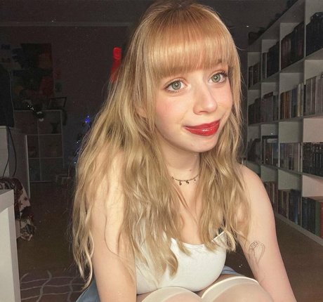 LegendLuna star beautiful photo