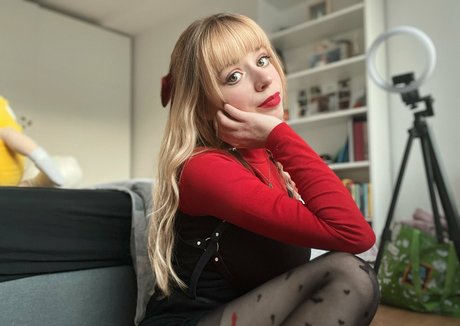 LegendLuna model pretty pic