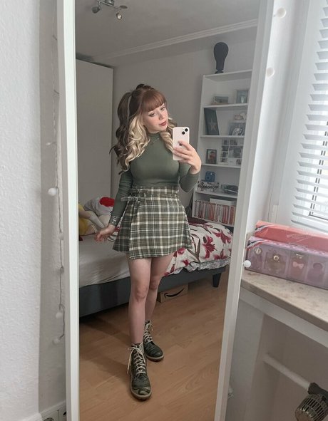 LegendLuna porn actress picture