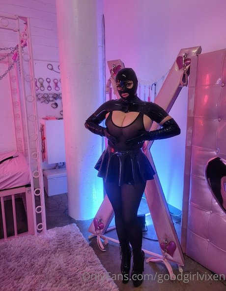 goodgirlvixen model naked images