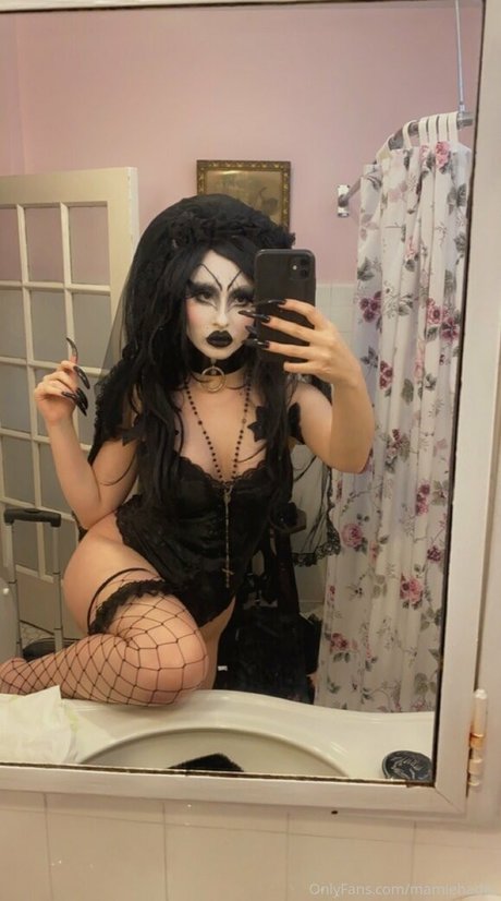 mamiehades nude actress pictures