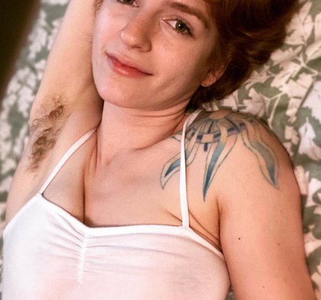 peachfuzzpositivity model high quality pics