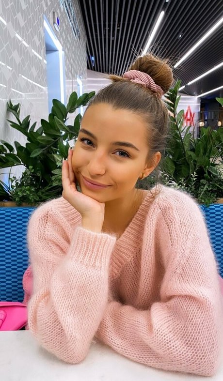 famous nude onlyfans porno archive