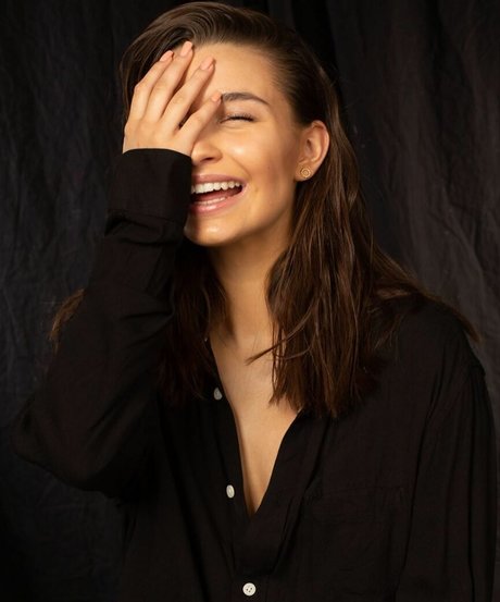 Julia Wieniawa model nice img