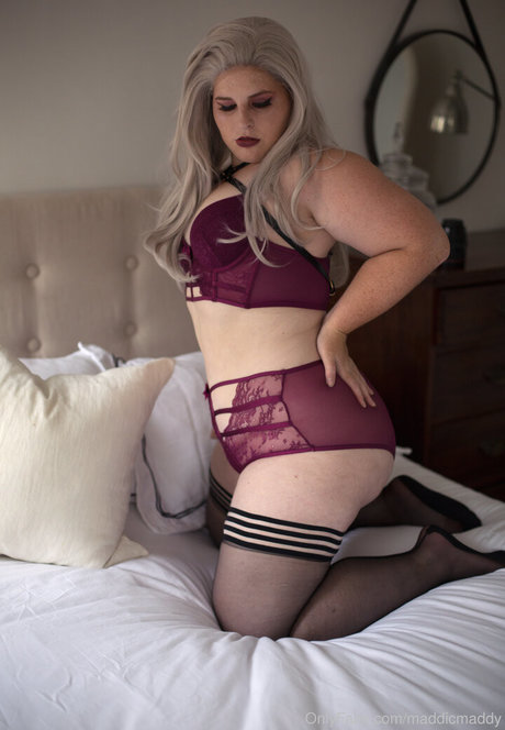 MaddicMaddy porn star pics