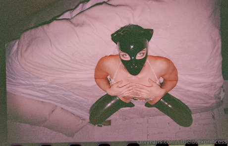 littlelatexprincess beautiful actress pic