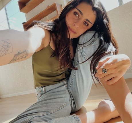 martresequis art model photos