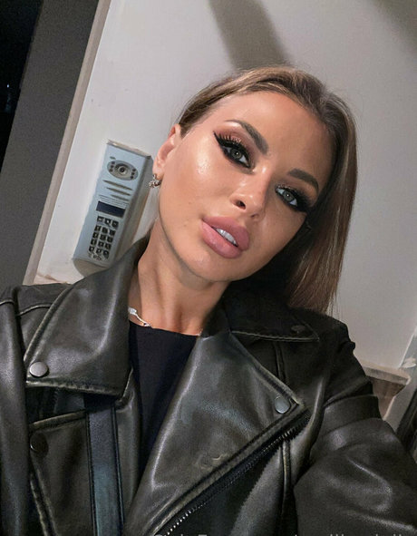 mollly dolly sexy pornstar pics