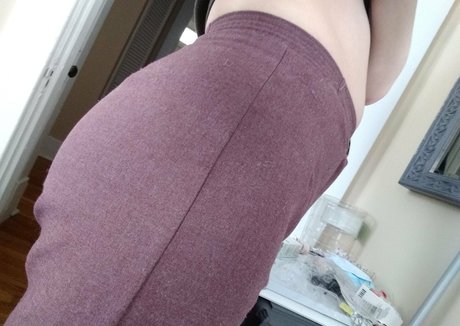 silini squish naked pornstar pic