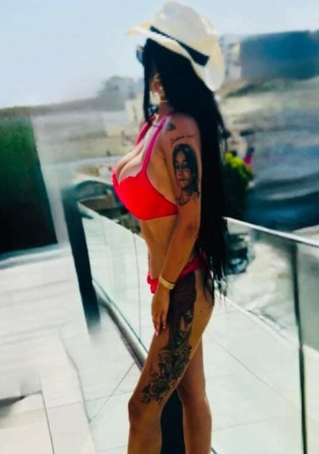 Maltese Girls adult model image