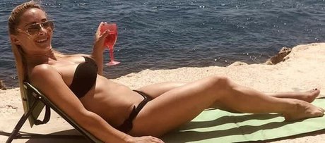 Maltese Girls pornographic model archive