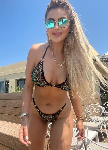 Maltese Girls art pornstar photo