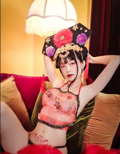 Kimmyyoy naked model galleries