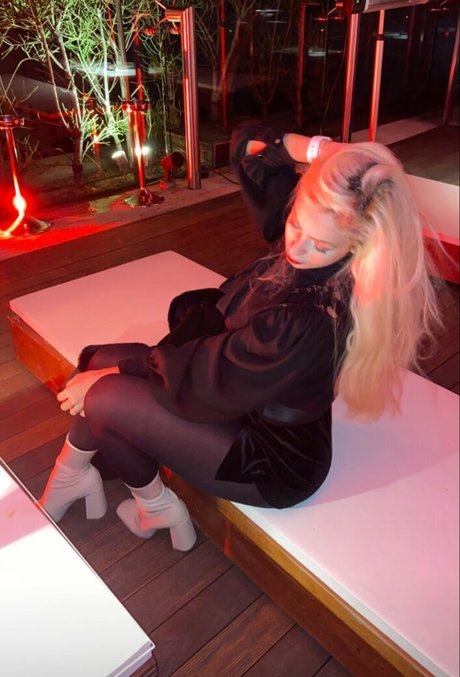 Rebecca Pavanelli hd actress photos