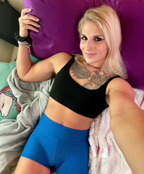 Hottrayne pornstar perfect pics