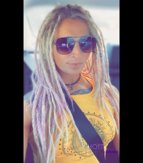 Hottrayne star adult pictures