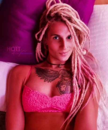 Hottrayne pornstar adult archive