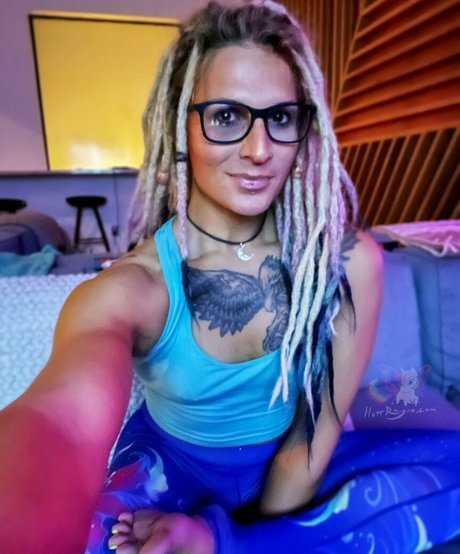 Hottrayne naked pornstar image