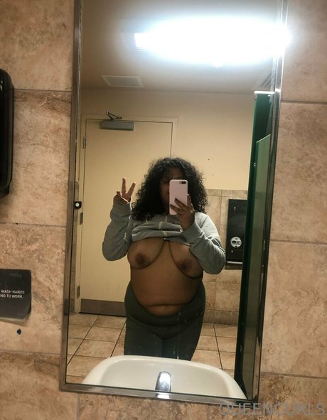 queencurls star nudes pic