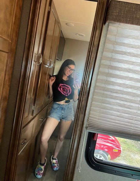 Misty Gates nude pornstar img