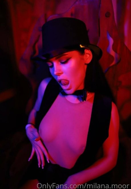 skinny blonde milf onlyfans top gallery