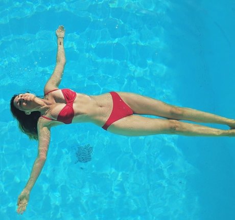 Tamara Wernli model top picture