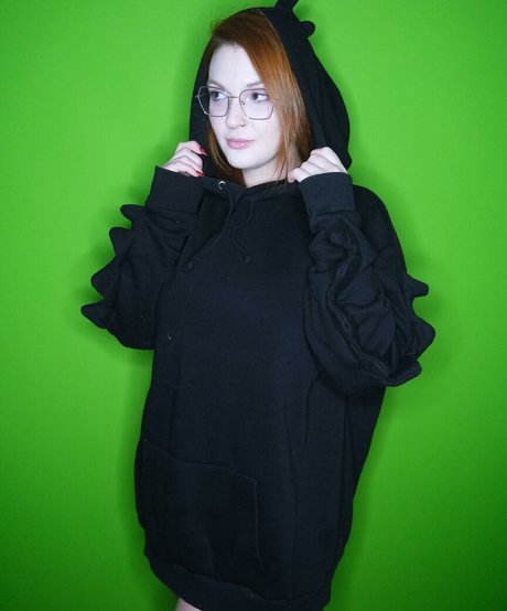 Hilary Ilariaa star xxx photo