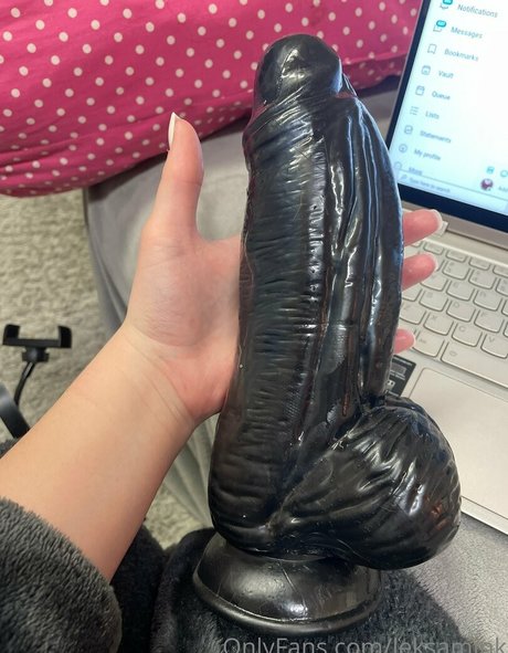 leksamink pornstar adult pics