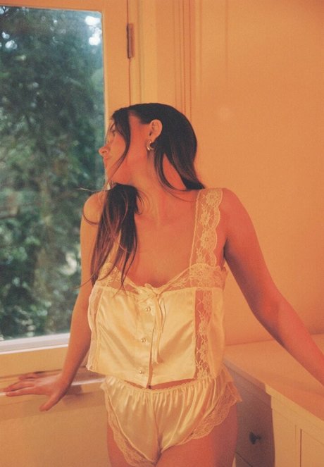 Ella Grace Cervetto naked actress images