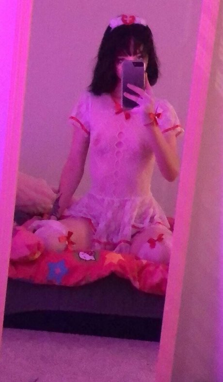 Little Pet star nudes pic