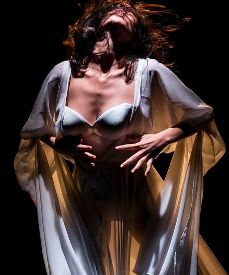 Asli Sevi hd star photo