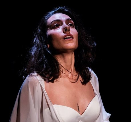 Asli Sevi pornstar xxx gallery